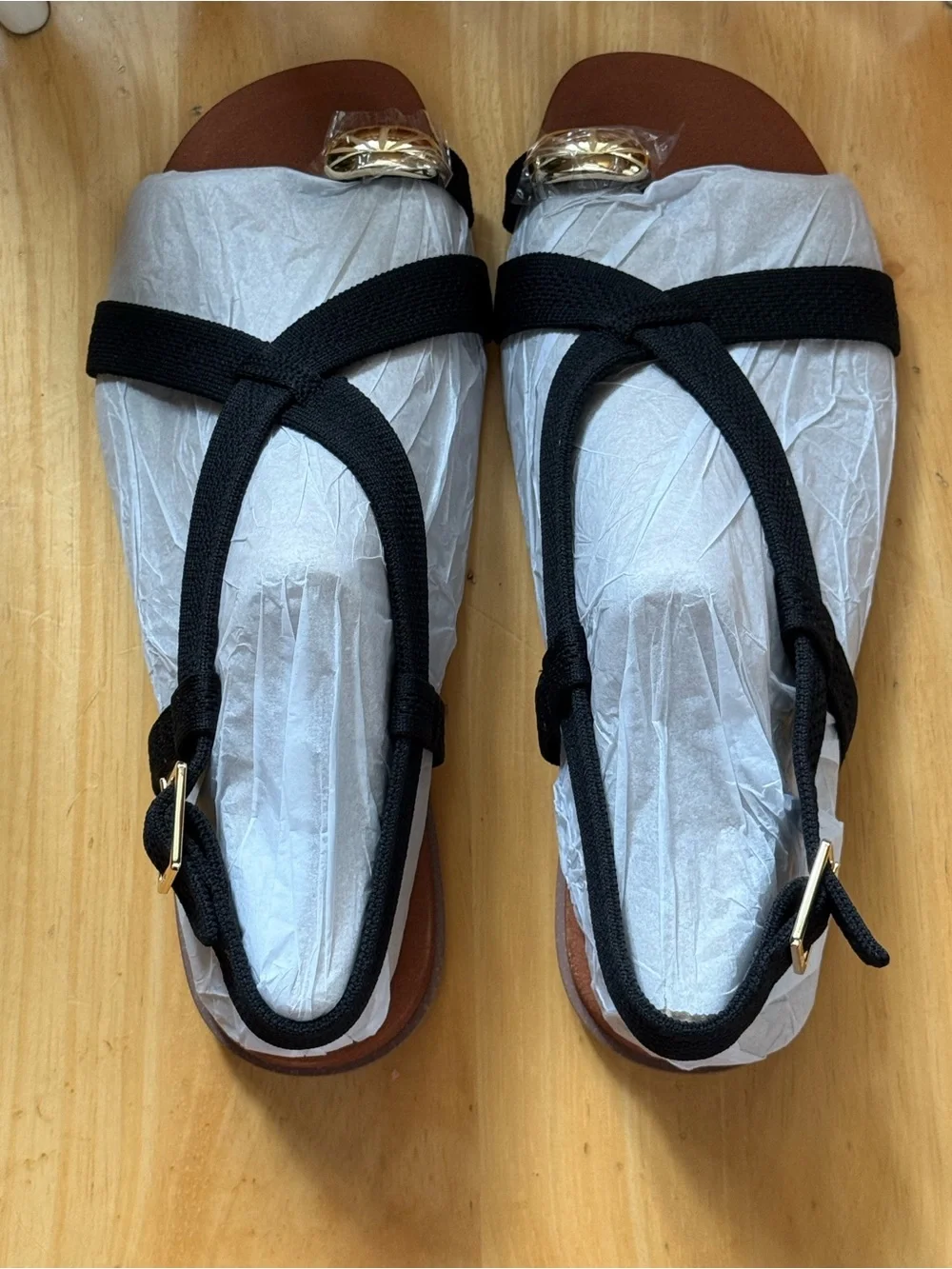 Square-Toe Slingback Toe Ring Sandals (Derorice)